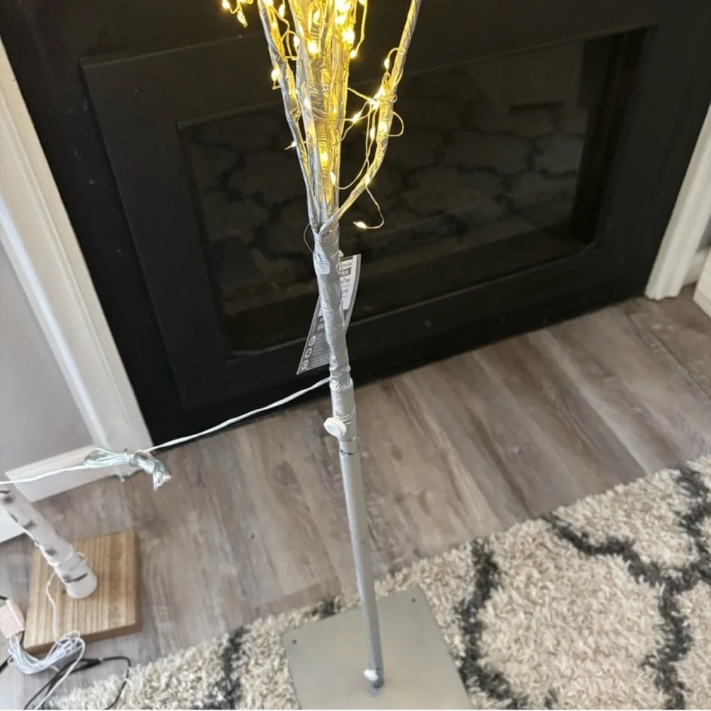 Illuminated LED Christmas Tree Accent